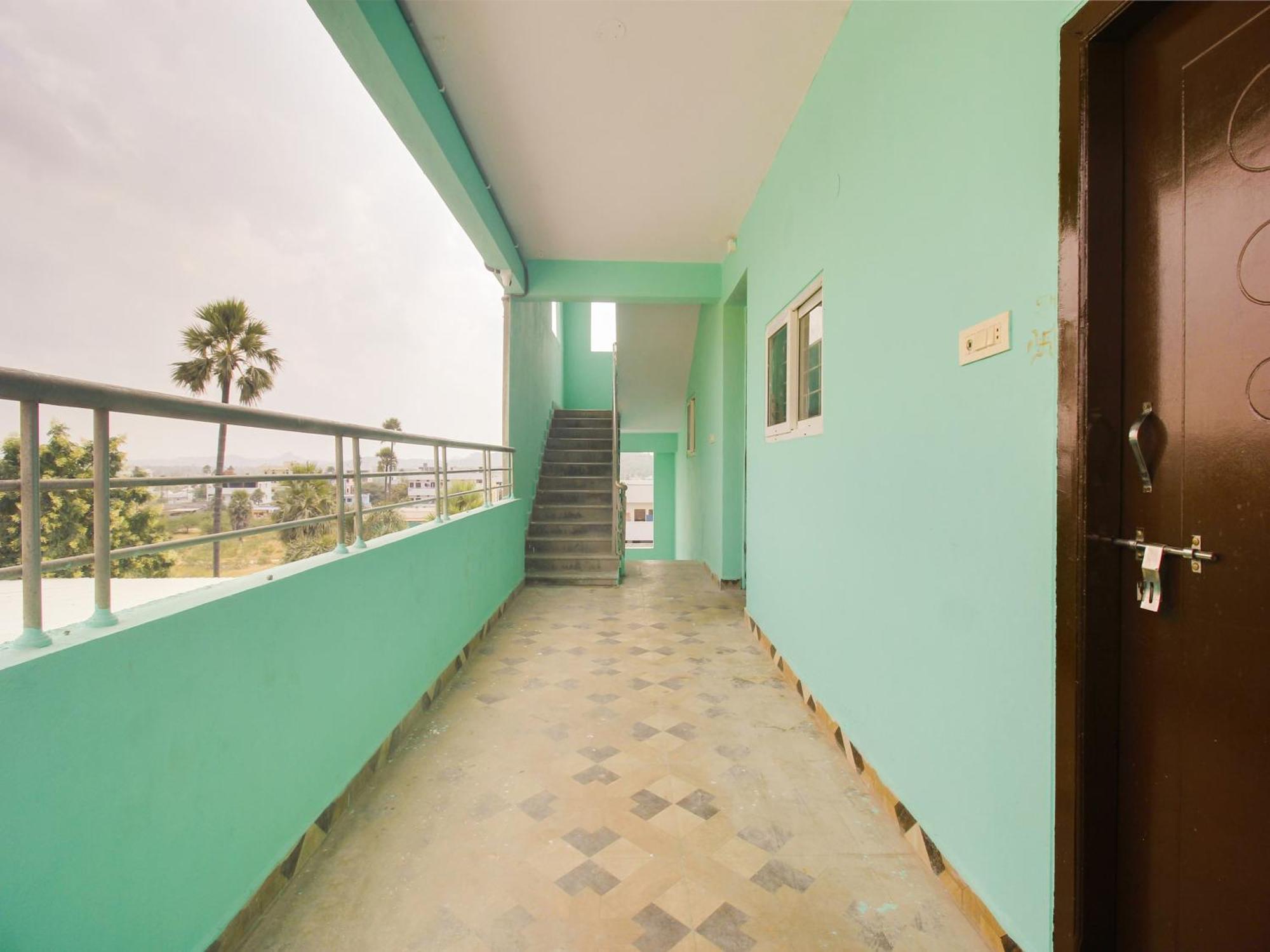 Hotel O R.J.International Pedda Ambarpet 외부 사진